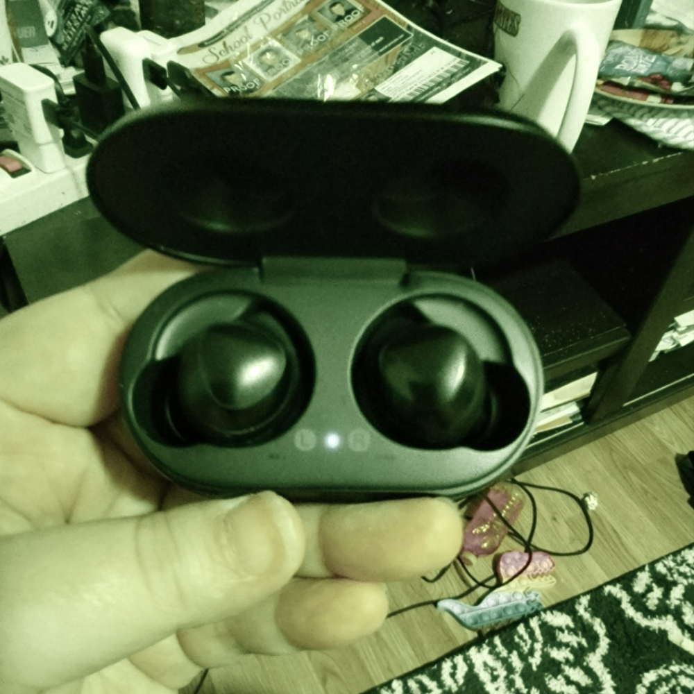 Samsung earbuds plus